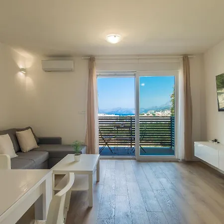 Mario - With Terace Apartamento Makarska